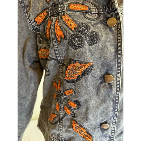 Christopher & Banks boho denim floral Embroidered Jean Jacket Womens Medium EUC - Picture 3 of 8